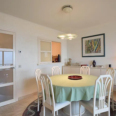 Ensor 0102 South-facing Corner Daire