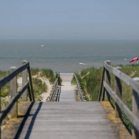 Ensor 0102 South-facing Corner Daire De Haan